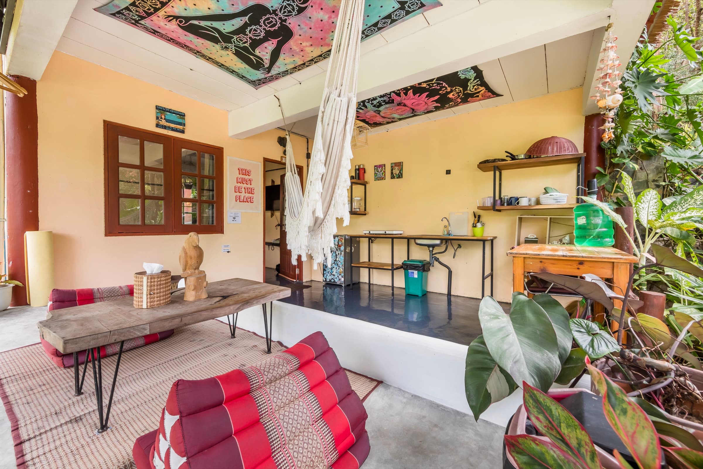 Slow-Down Homestay Koh Tao 2 detail 2